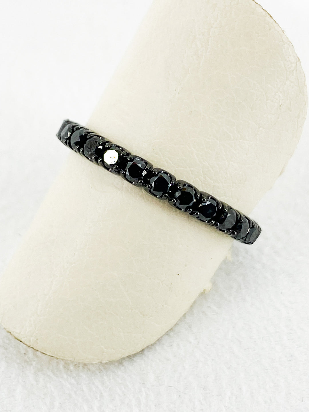 Alliance Sertis de Saphir Noir - Sublime Diamant - Bagues - Les Champs d'Or