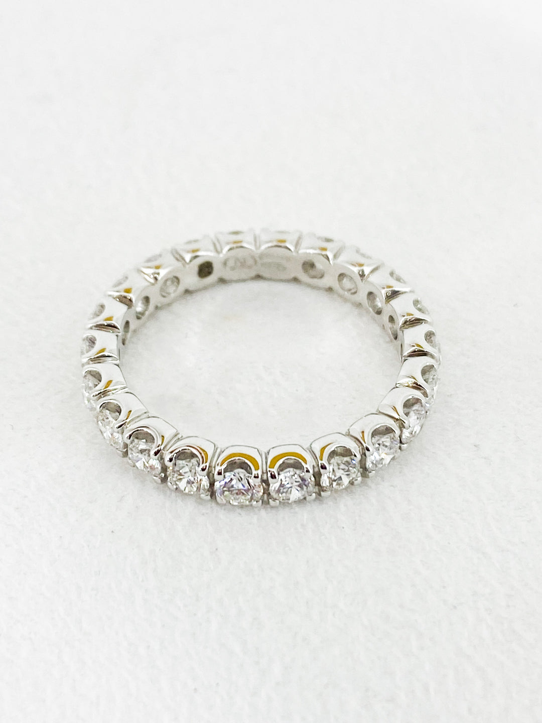 Alliance Sertis de Diamant en Or Blanc - Sublime Diamant - Bagues - Les Champs d'Or