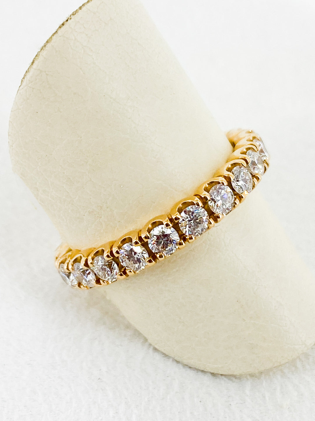 Bague de fiançailles Sertis de Diamant en Or Jaune -  - Sublime Diamant - Bagues - Les Champs d'Or