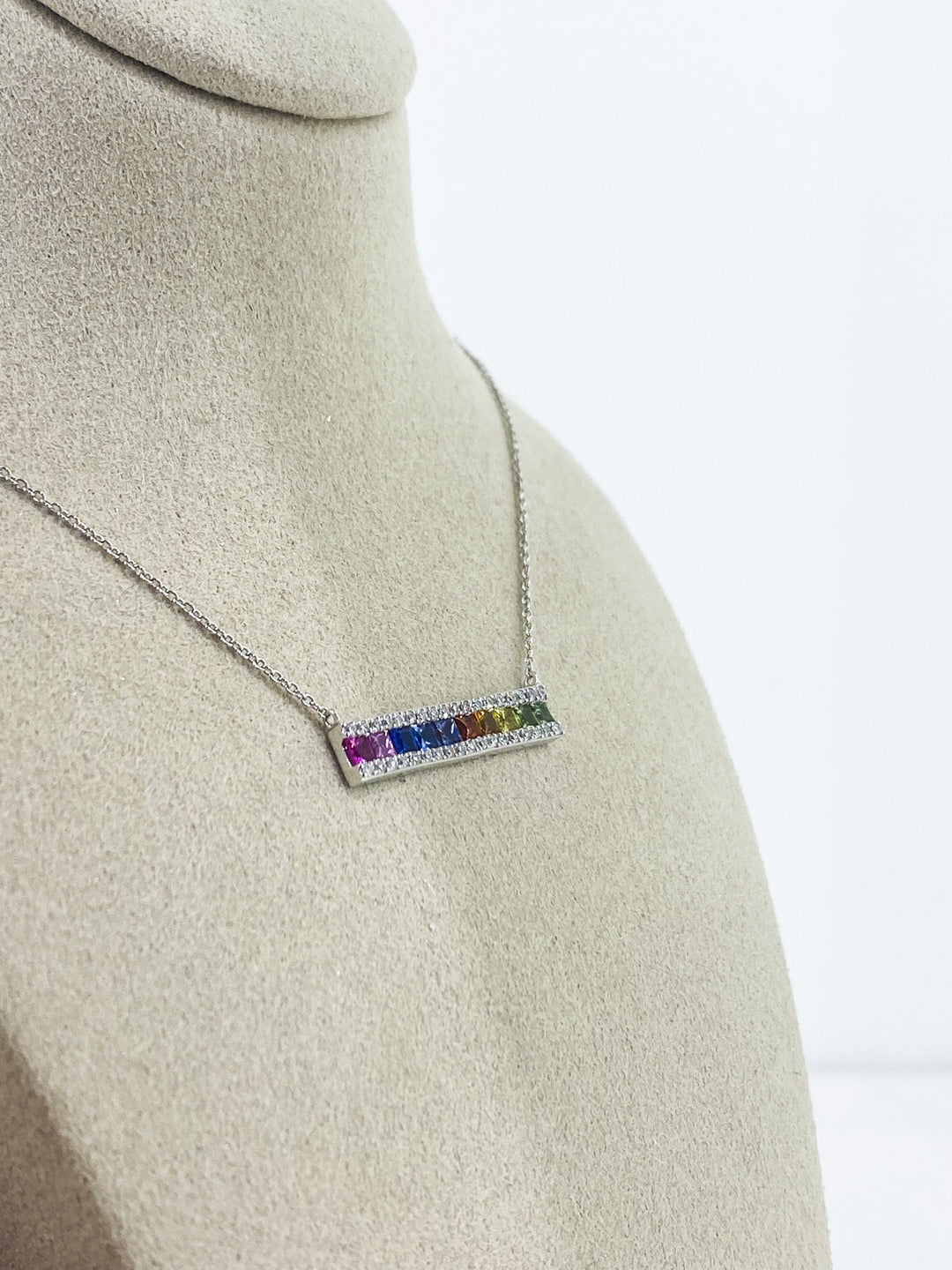 Collier Or Gris Barette Saphir -  - Sublime Diamant - Collier - Les Champs d'Or